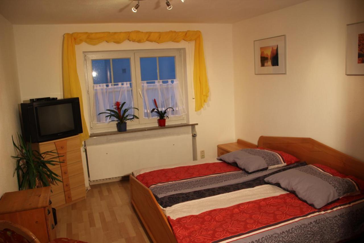 Ferienwohnung Mit 4 Schlafzimmer Fuer 2 Bis 9 Gaeste----Apartment With 4 Bedrooms For 2 To 9 Guests Norimberga Esterno foto